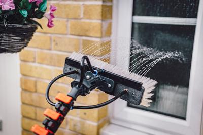 Water fed pole window cleaning method